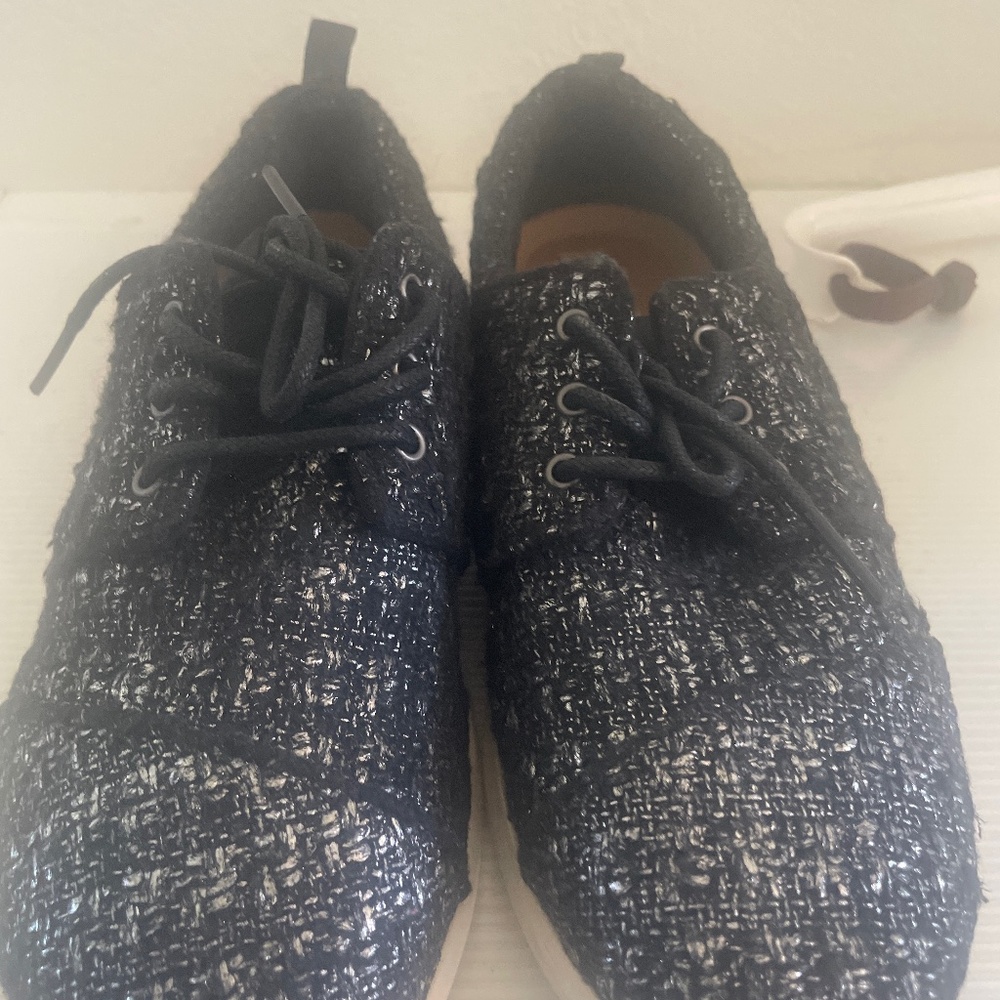 Toms